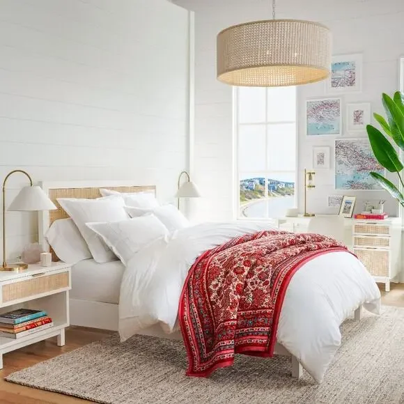 Pottery Barn Jane Floral Handcrafted Reversible Quilt King Cali Bedding NWT - Picture 4 of 7